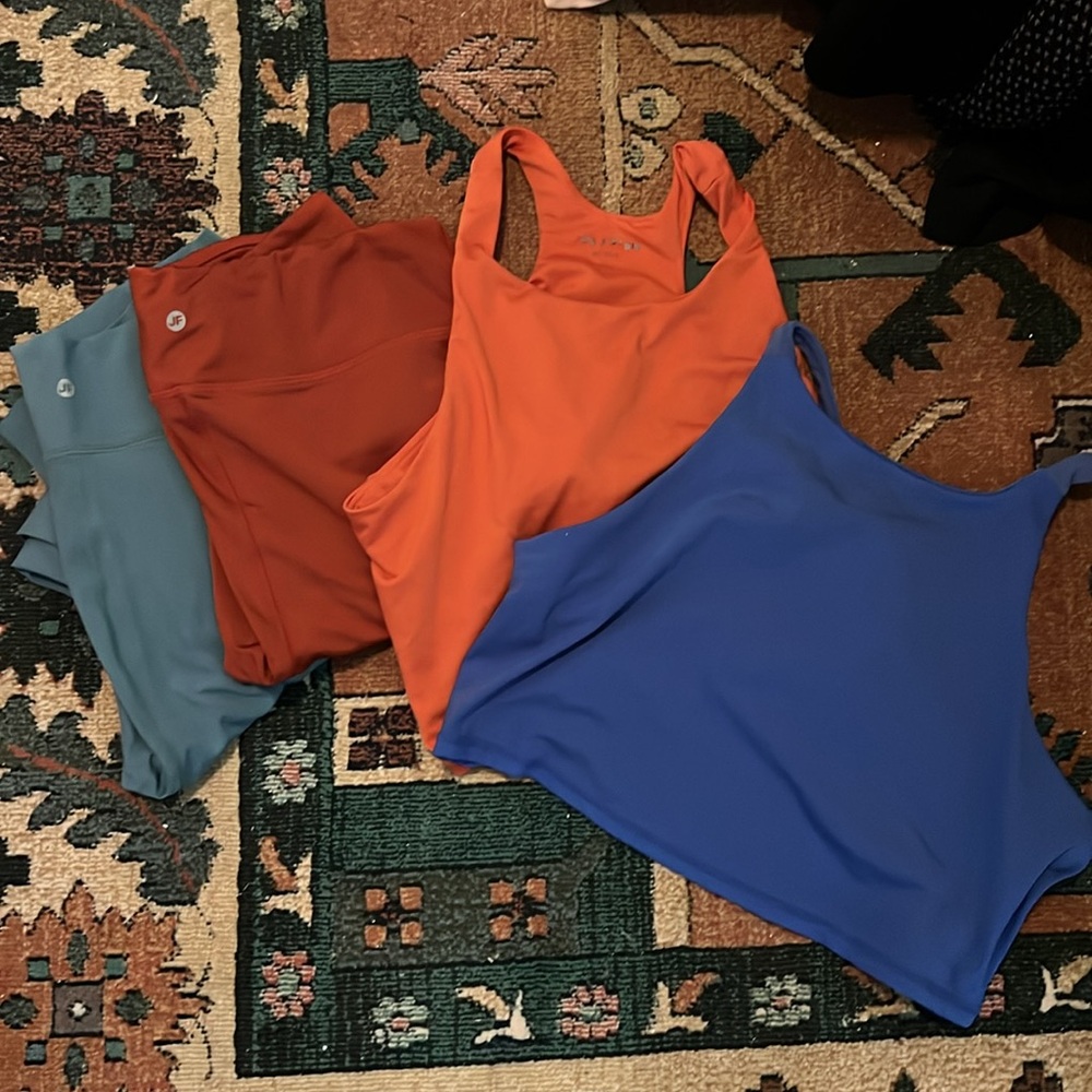 Joe Fresh Colorful Sleeveless Crop Sports Bras & Bike Shorts & Leggings - XL